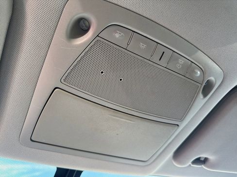 Used 2020 Nissan Pathfinder SV image 21