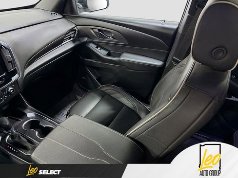 Used 2023 Chevrolet Traverse Premier w/ Redline Edition image 25