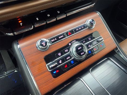 Used 2022 Lincoln Aviator Reserve w/ Equipment Group 201A image 69