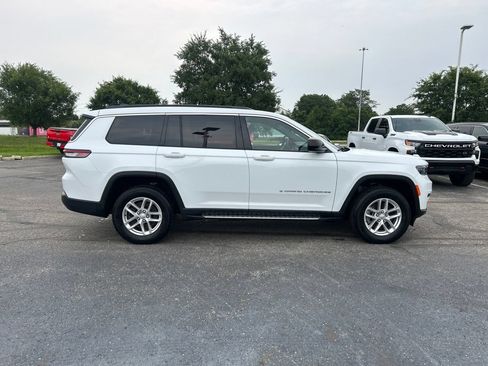 Used 2025 Jeep Grand Cherokee L Laredo RWD image 3