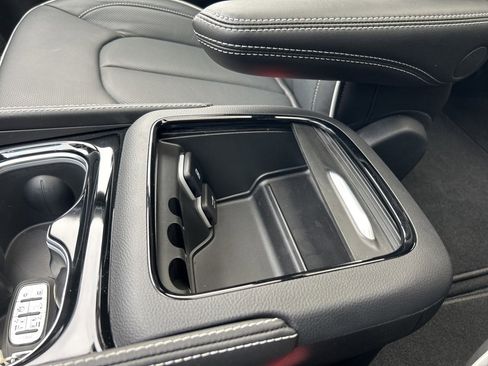 New 2026 Chrysler Pacifica Limited w/ S Appearance Package image 44