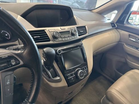 Used 2016 Honda Odyssey Touring Elite image 21