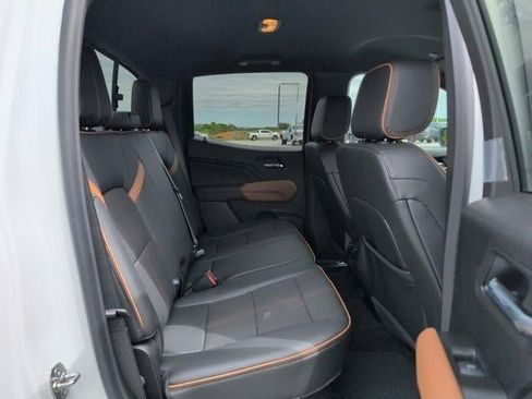 New 2026 GMC Canyon AT4 AWD/4WD image 33