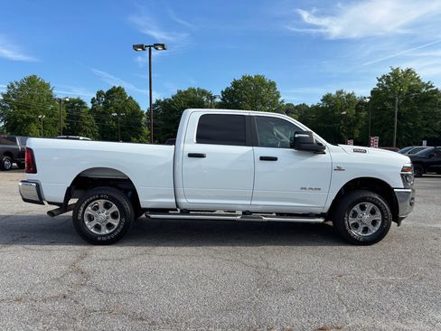 Used 2025 RAM 2500 Big Horn AWD/4WD image 9