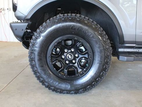 Used 2024 Ford Bronco Wildtrak AWD/4WD image 23