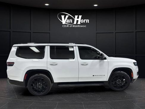 Used 2024 Jeep Wagoneer Series II image 2