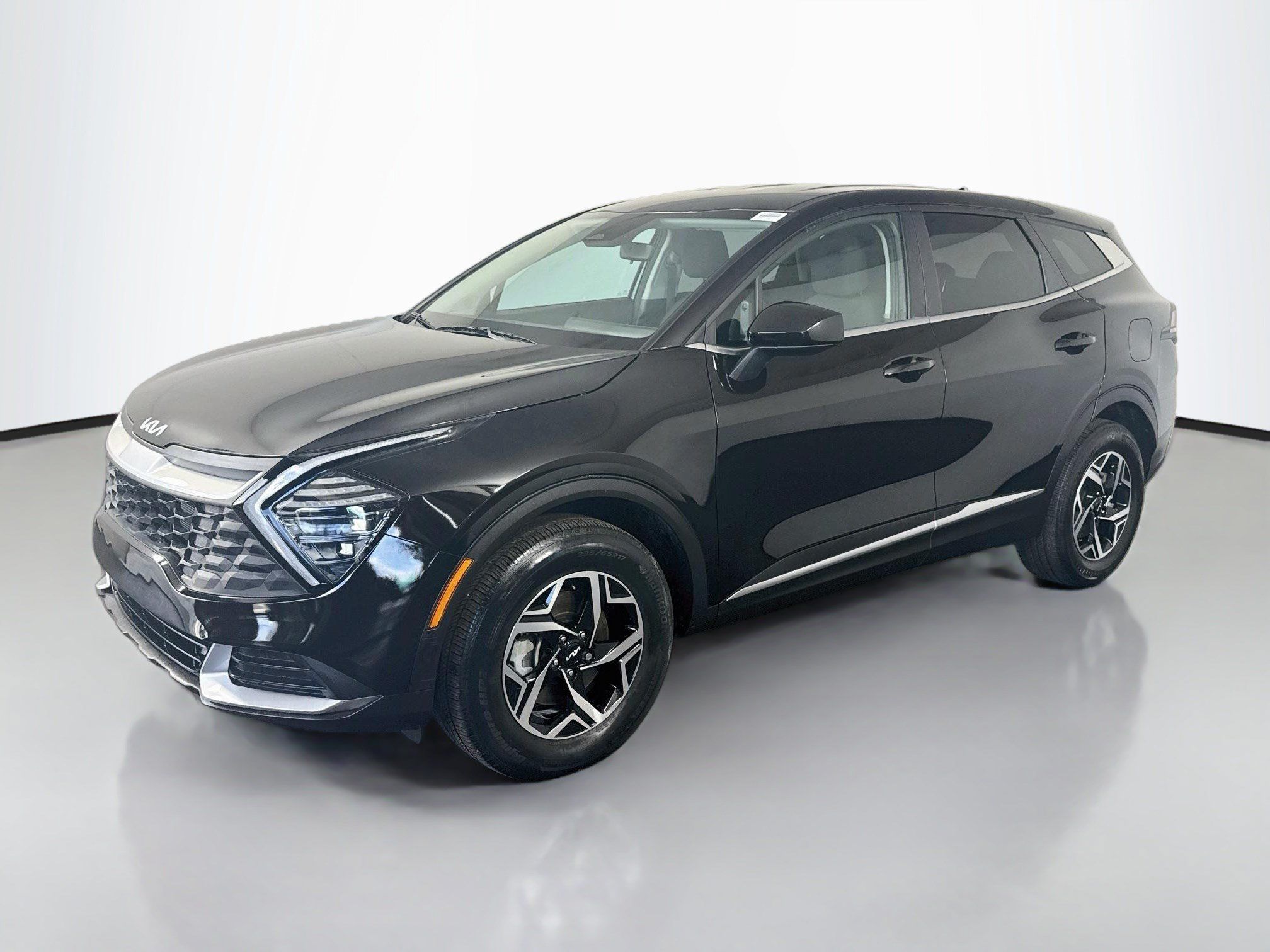 Used 2024 Kia Sportage LX AWD/4WD image 4