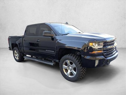 Used 2017 Chevrolet Silverado 1500 LT w/ All Star Edition image 4