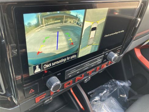 New 2026 Nissan Frontier PRO-4X w/ Pro-4x Convenience Package image 15