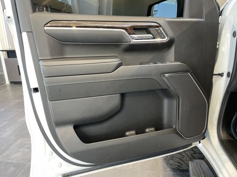 Used 2024 GMC Sierra 1500 Elevation image 13