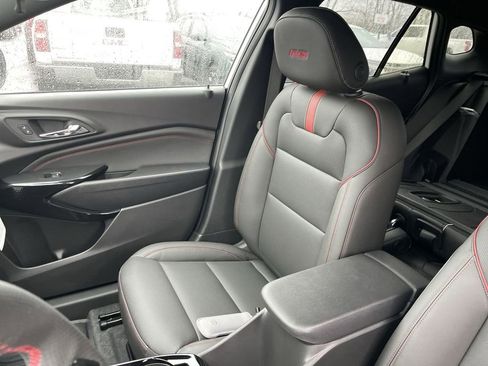 New 2026 Chevrolet Trax RS w/ Sunroof Package FWD image 24