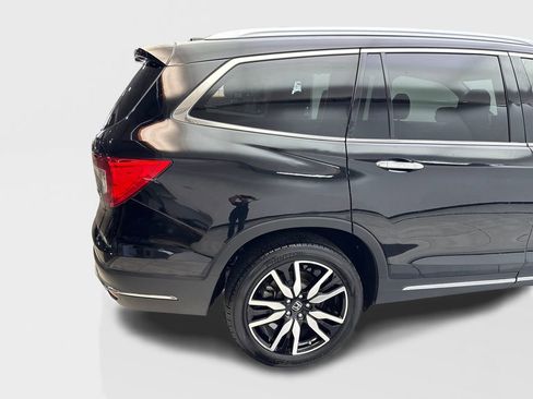 Used 2019 Honda Pilot Touring image 16