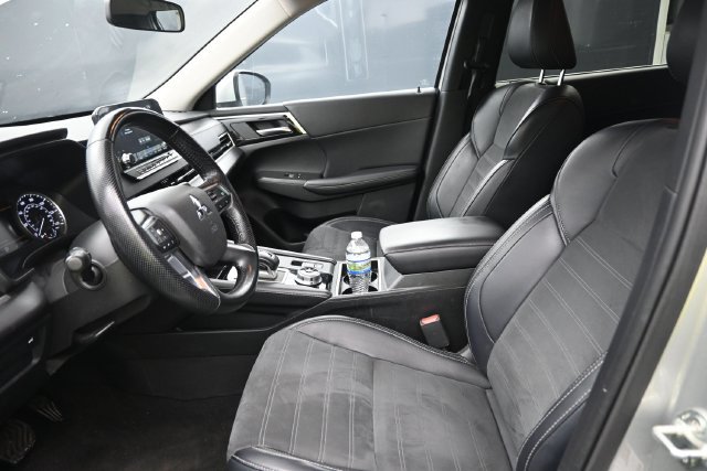 Used 2024 Mitsubishi Outlander SE AWD/4WD image 30