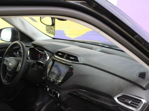 Used 2023 Chevrolet TrailBlazer LT w/ Convenience Package AWD/4WD image 12