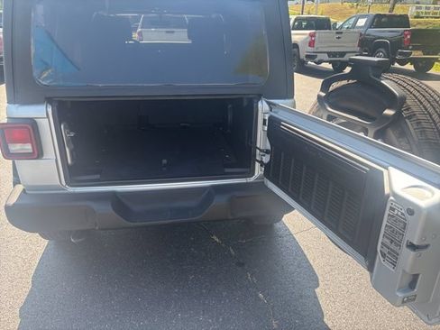 Used 2022 Jeep Wrangler Unlimited Sport AWD/4WD image 6