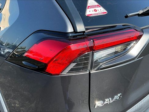 Used 2019 Toyota RAV4 XLE FWD image 23
