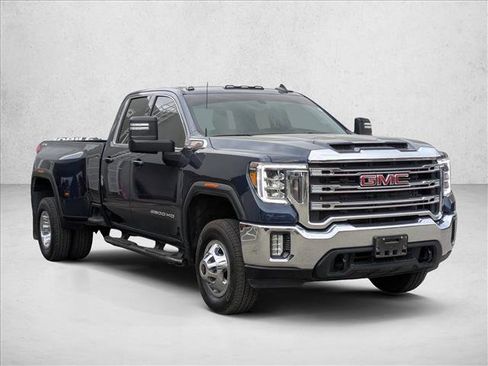 Used 2022 GMC Sierra 3500 SLE w/ SLE Convenience Package image 3