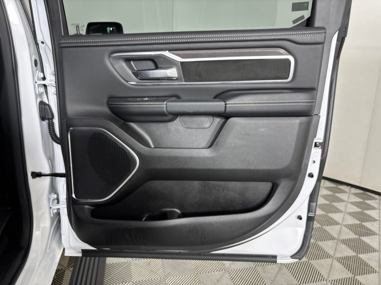 Used 2026 RAM 1500 Laramie AWD/4WD image 30