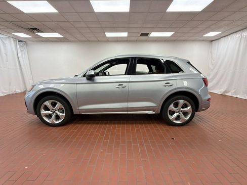 Used 2021 Audi Q5 Prestige w/ Prestige Package image 2