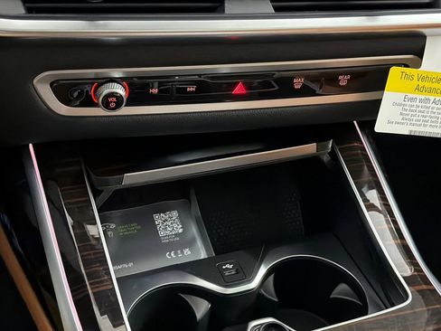 New 2026 BMW X7 xDrive40i w/ Premium Package image 18