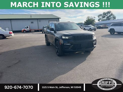 New 2025 Jeep Grand Cherokee Limited w/ Luxury Tech Group II image 5