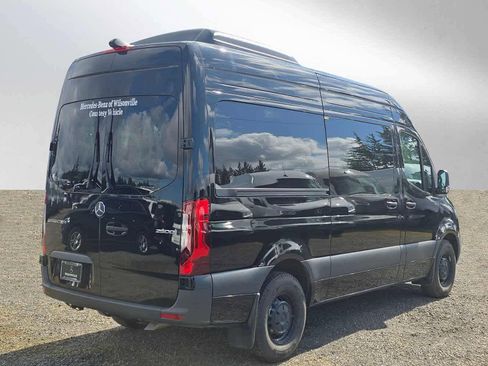 Used 2025 Mercedes-Benz Sprinter 2500 image 3