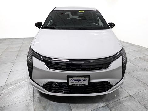 New 2027 Chrysler Pacifica Select FWD image 3