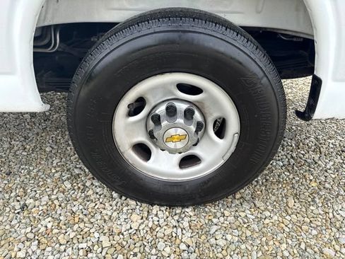 Used 2025 Chevrolet Express 3500 LT w/ LT Preferred Equipment Group RWD image 11