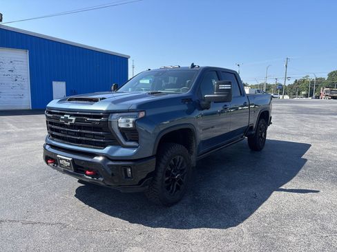 Used 2025 Chevrolet Silverado 2500 LTZ w/ LTZ Plus Package AWD/4WD image 1