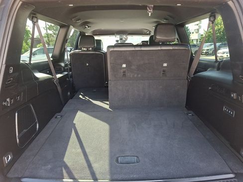 Used 2024 Jeep Wagoneer L Series II w/ Flexible Seating Group AWD/4WD image 18