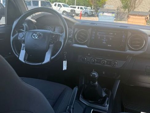 Used 2017 Toyota Tacoma TRD Off-Road AWD/4WD image 26