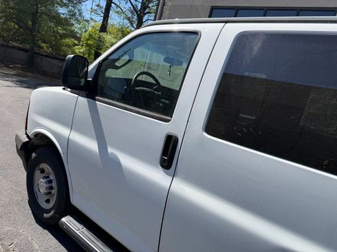 Used 2017 Chevrolet Express 2500 LS RWD image 27