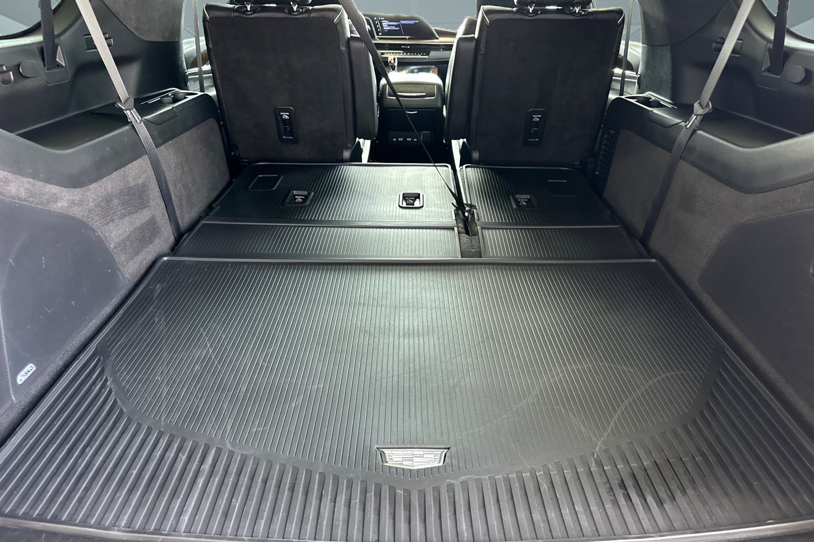 Used 2024 Cadillac Escalade ESV Sport Platinum w/ LPO, ONYX Package AWD/4WD image 27