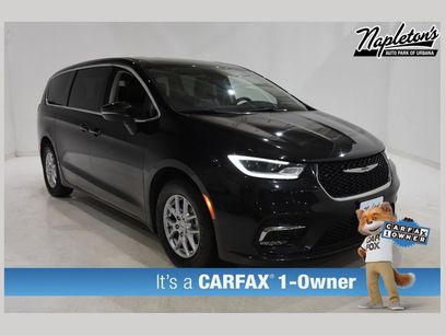 Used 2023 Chrysler Pacifica Touring-L
