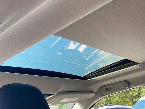 New 2025 Mitsubishi Outlander SE image 13