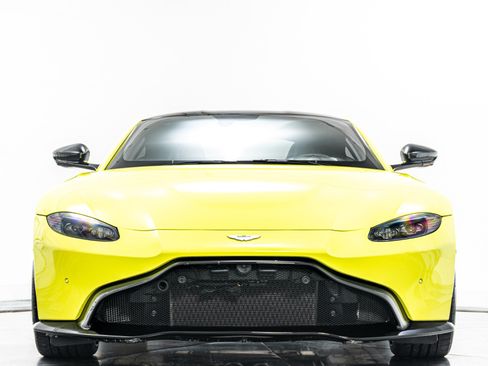 Used 2019 Aston Martin V8 Vantage Coupe RWD image 4