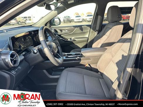 Used 2025 Chevrolet Equinox LT image 19