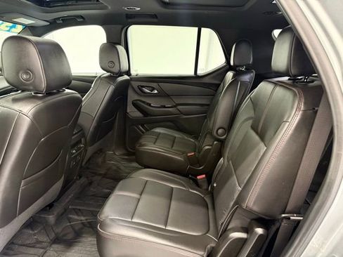 Used 2023 Chevrolet Traverse RS image 19