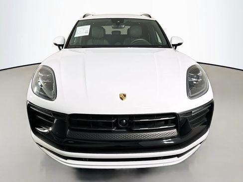 Certified 2025 Porsche Macan AWD/4WD image 6