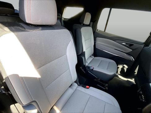 Used 2026 Chevrolet Traverse LT w/ Driver Confidence Package FWD image 18