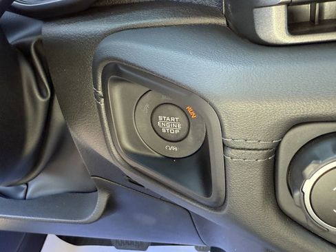 Used 2024 Jeep Wrangler Unlimited Rubicon w/ Technology Group AWD/4WD image 28