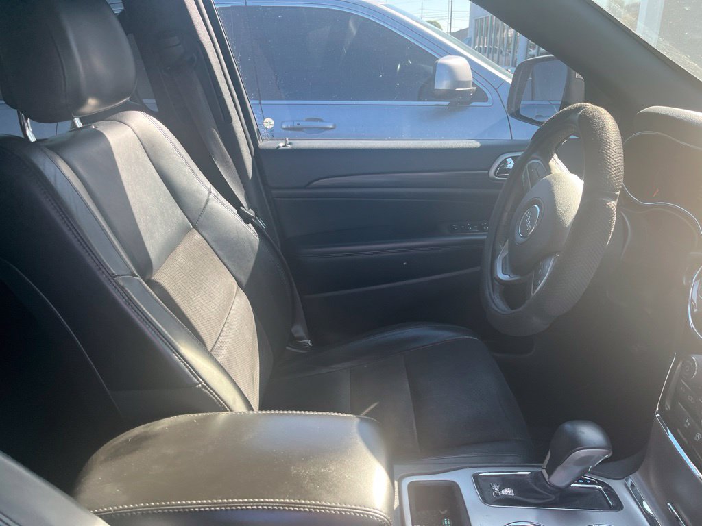 Used 2019 Jeep Grand Cherokee Altitude RWD image 4