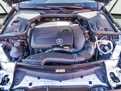 Used 2020 Mercedes-Benz E 350 4MATIC Sedan w/ Parking Assistance Package image 34