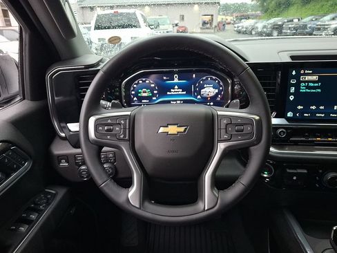 Used 2025 Chevrolet Silverado 1500 LTZ w/ LTZ Premium Package AWD/4WD image 19