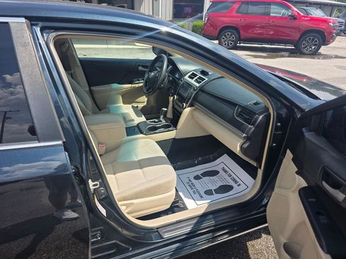 Used 2014 Toyota Camry LE FWD image 9