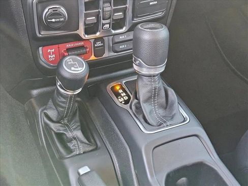 New 2025 Jeep Gladiator Mojave w/ Convenience Group image 5