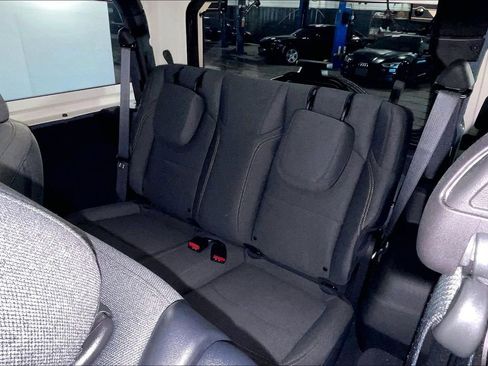 Used 2025 Jeep Wrangler Sport image 33