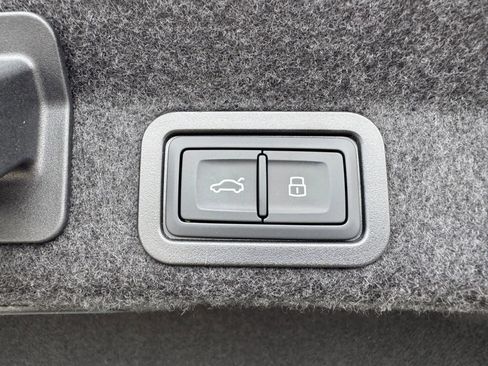 Used 2025 Audi A6 Premium Plus w/ Premium Plus Package image 33