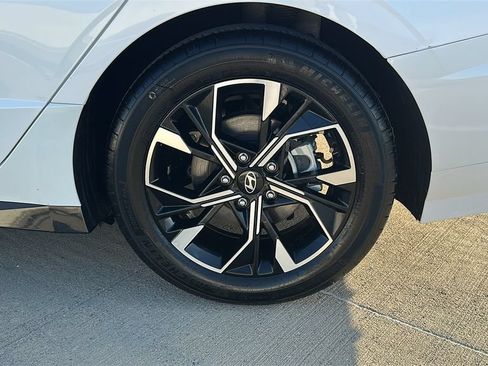 Used 2024 Hyundai Sonata SEL FWD image 17