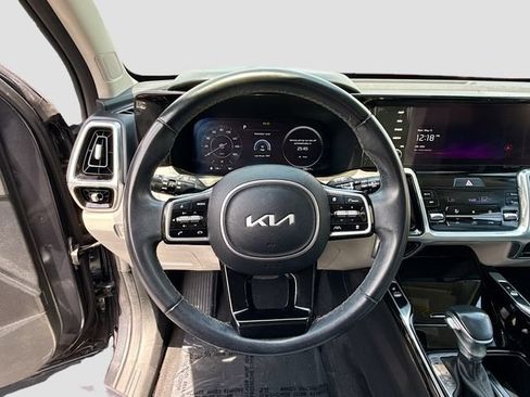 Used 2023 Kia Sorento SX FWD image 11